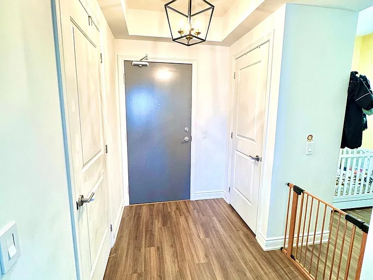 9618 Yonge St #210 — Photo 7