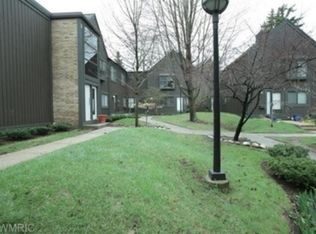 120 Lanark Ct, Kalamazoo, MI