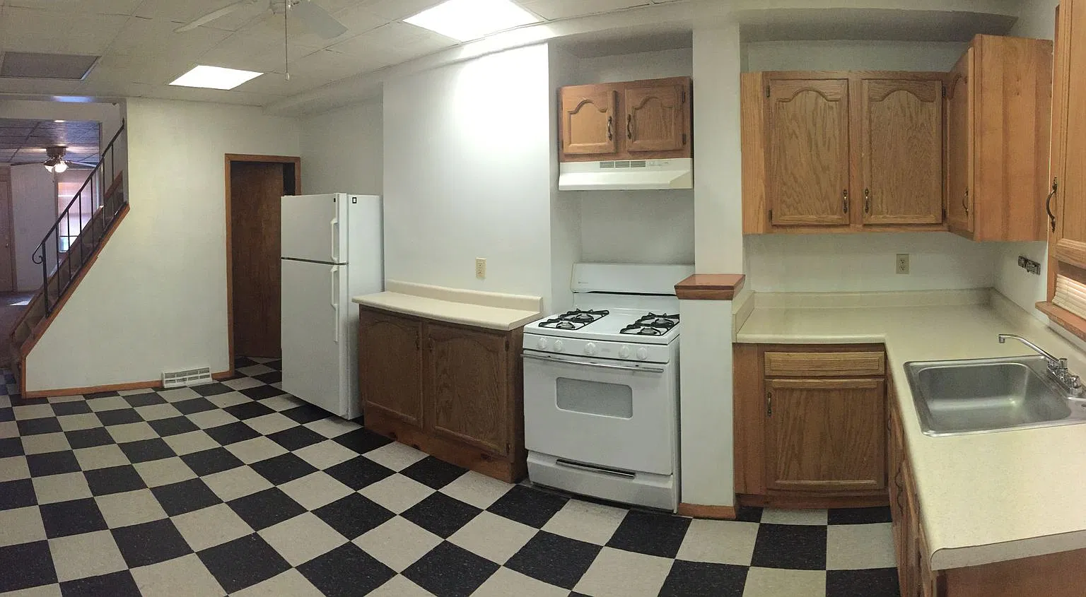 813 Evergreen Avenue — Photo 1