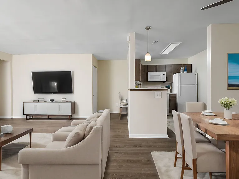 Sophias Place West — Photo 4