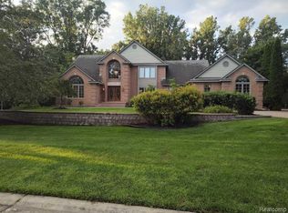 1339 Pond Bluff Way, Brighton, MI 48114
