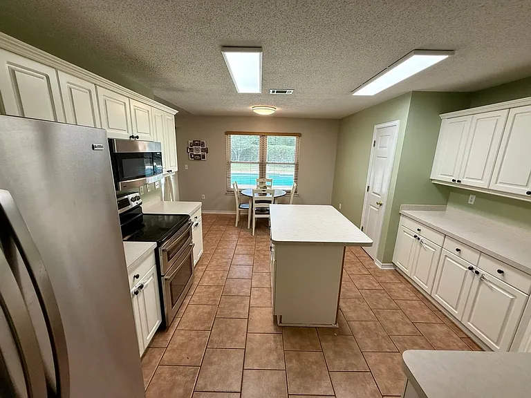 1243 Jefferyscot Dr — Photo 8