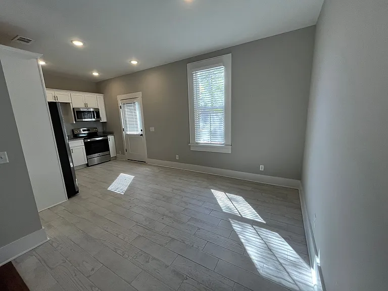 213 W 39th St #B — Photo 7