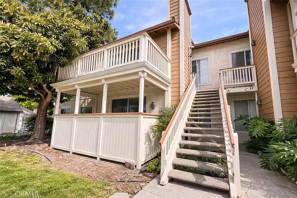 3 bed, 1113 sqft, $4,000 — Photo 1