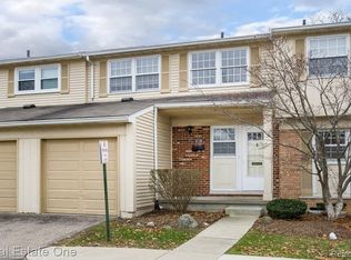 5139 Buckingham Pl, Troy, MI 48098