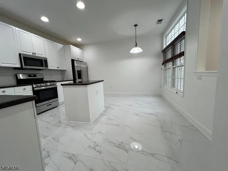 311 Kensington Ln — Photo 26