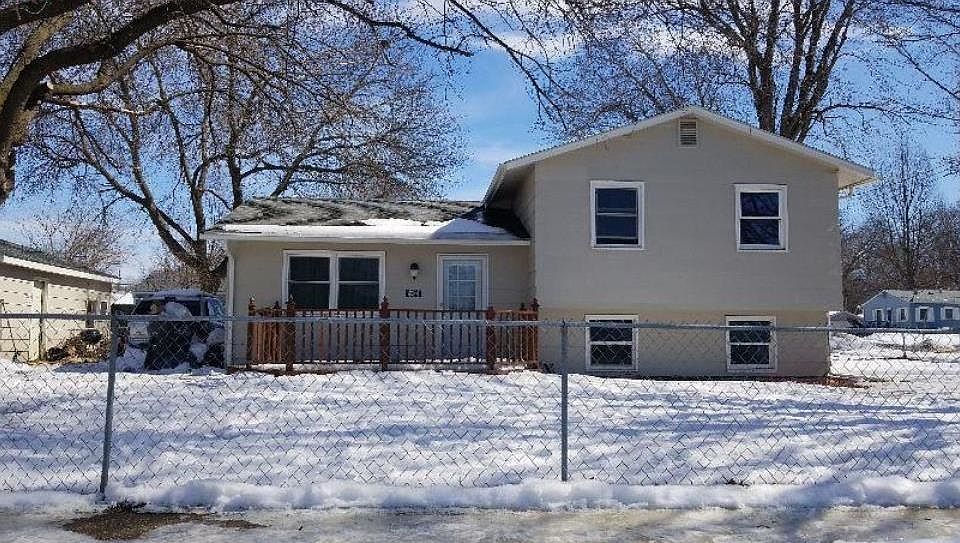 2nd image of 3001 E 38th St