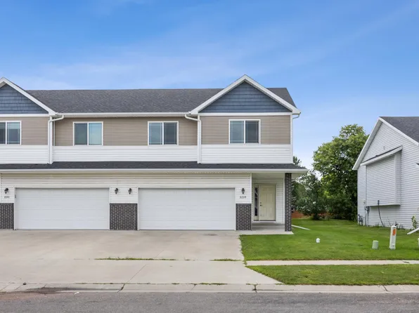 2239 35th Street Cir S, Moorhead, MN 56560