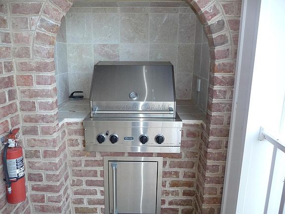 The Gas Grill