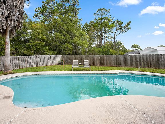 5th image of 13041 Yaupon Pl