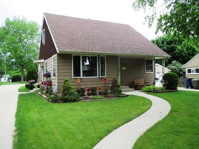 2nd image of 3337 S 65th St