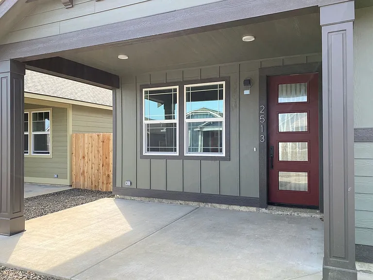 2513 N Benjamin Ln — Photo 2