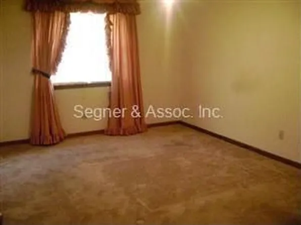 3679 Ashbill Ct, Rex, GA 30273