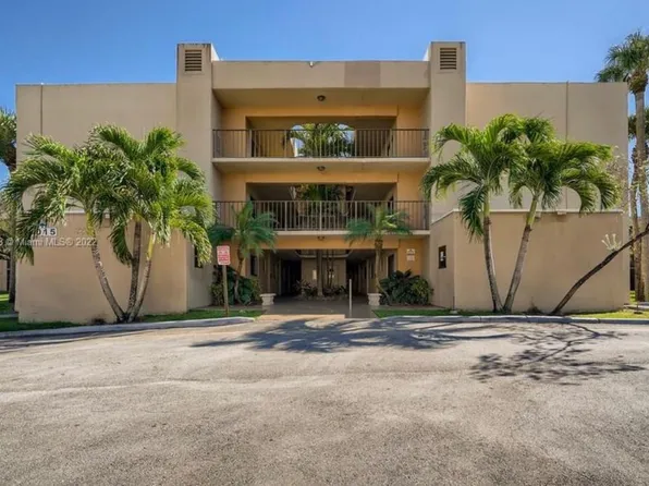 8015 SW 107th Ave APT 122, Miami, FL 33173