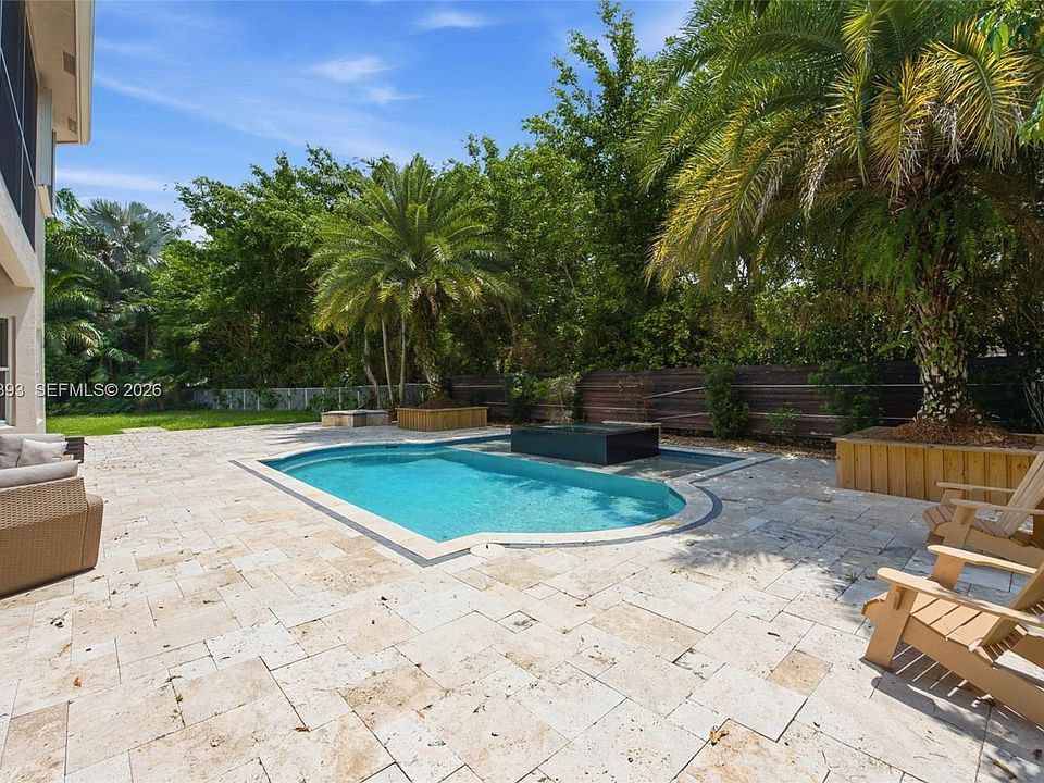 1st image of 1585 Victoria Isle Way