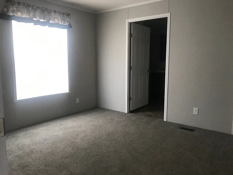 Reynolds Senior Village — Photo 15