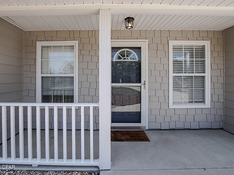 115 Circle Dr — Photo 3
