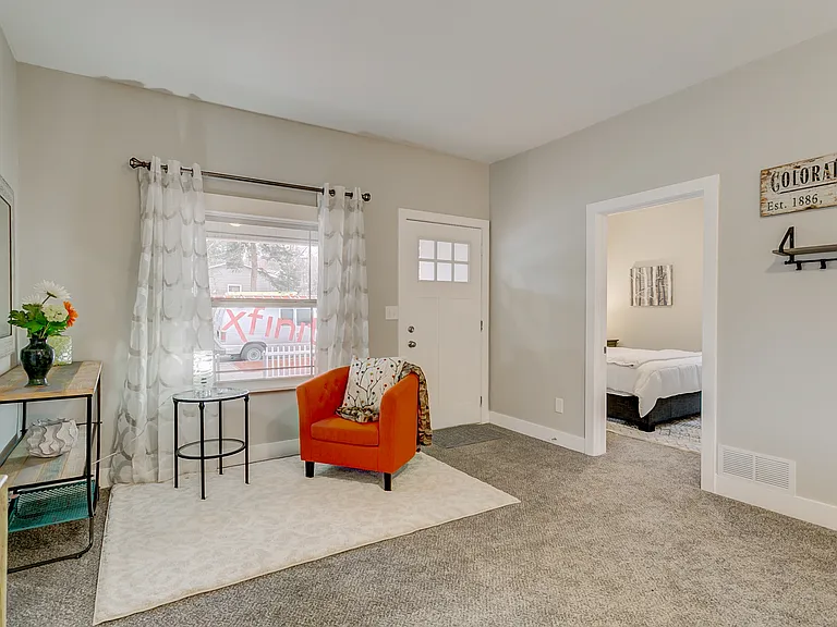 439 N Walnut St — Photo 26