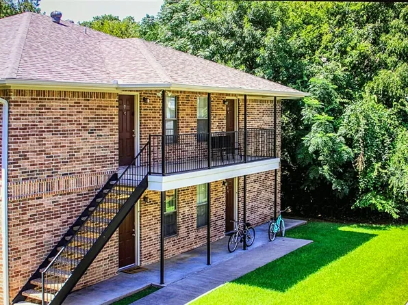 Kennedy Place Apartments - 1 Bedroom/1 Bath - Walking distance to University of North Texas