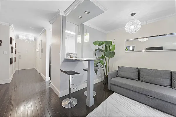 Rented by A & I Broadway | media 10