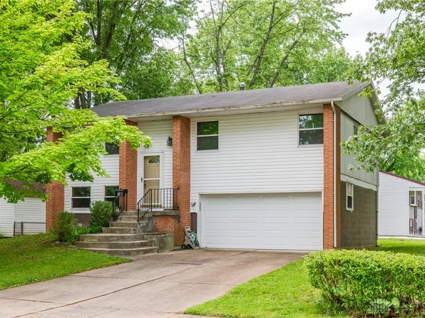 100 Cosmos Dr, Dayton, OH 45449