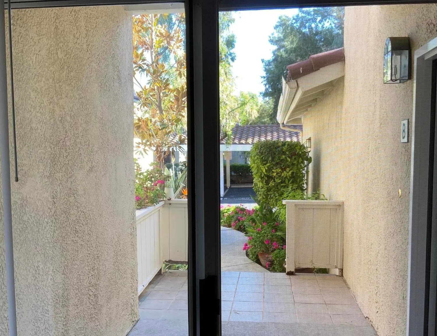 2 bed, 2.5 bath, 1204 sqft, $4,100 — Photo 3