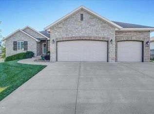 714 S Oak Terrace Dr, Nixa, MO 65714
