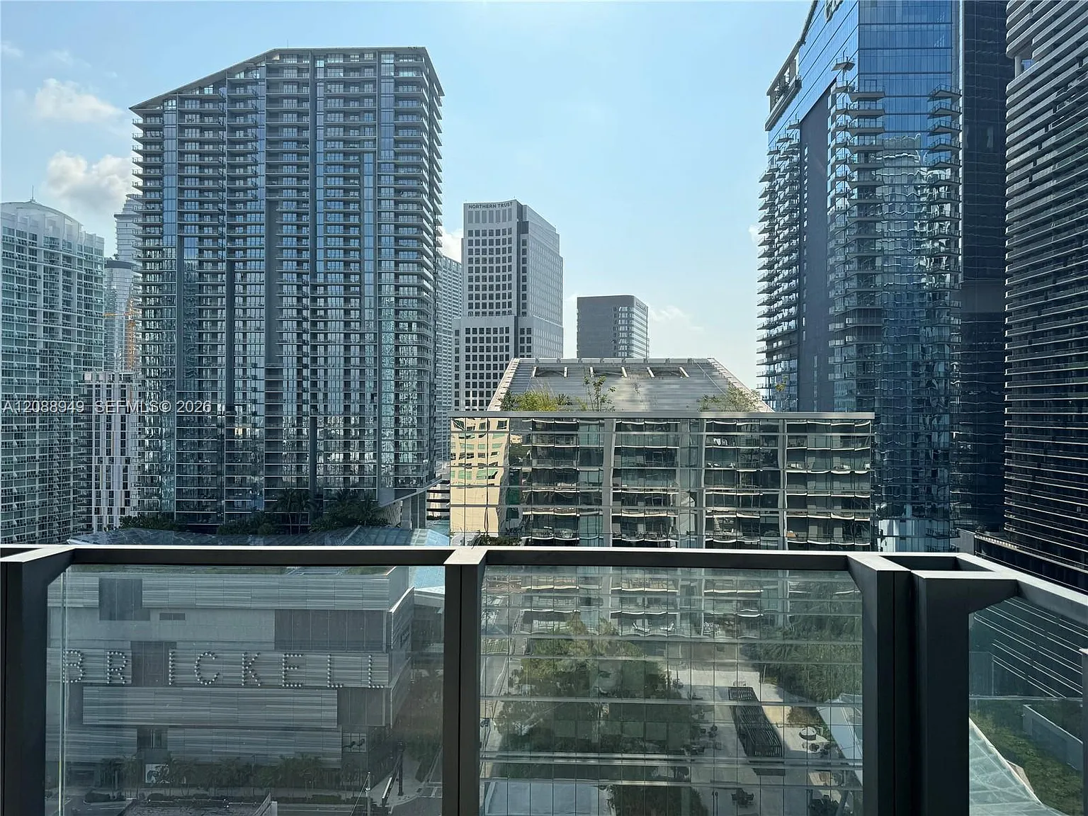 Rise Condo — Photo 3