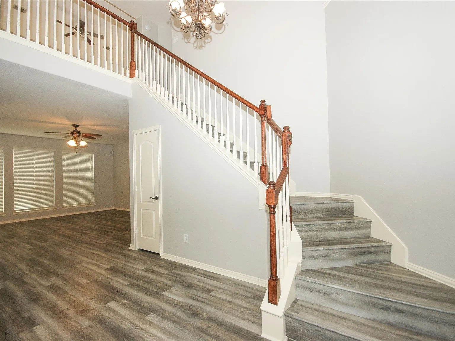 5 bed, 3.0 bath, 3116 sqft, $3,200 — Photo 2