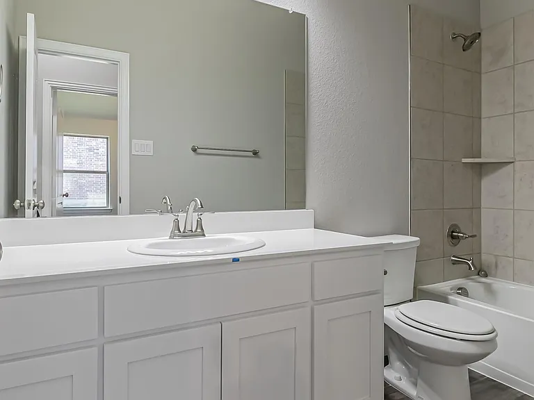 422 Oleander Dr — Photo 9
