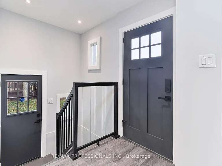 1213 Islington Ave — Photo 5
