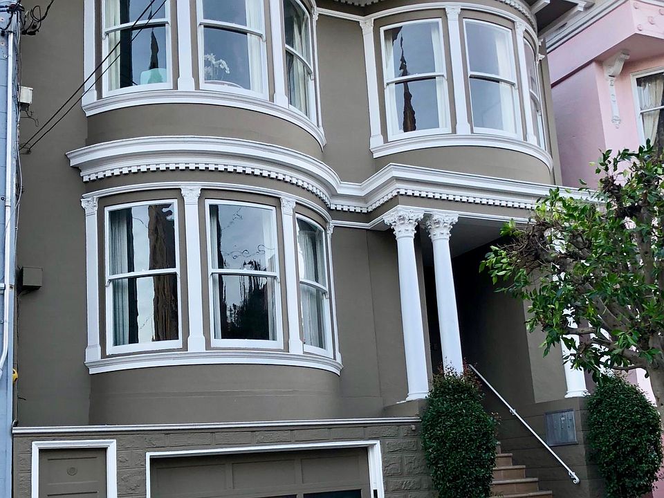 Four unit building