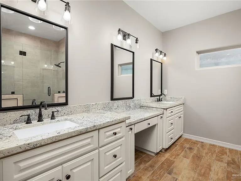 803 W Iroquois Ave — Photo 15