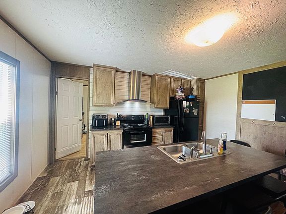 2nd image of 3010 Oneal Rd
