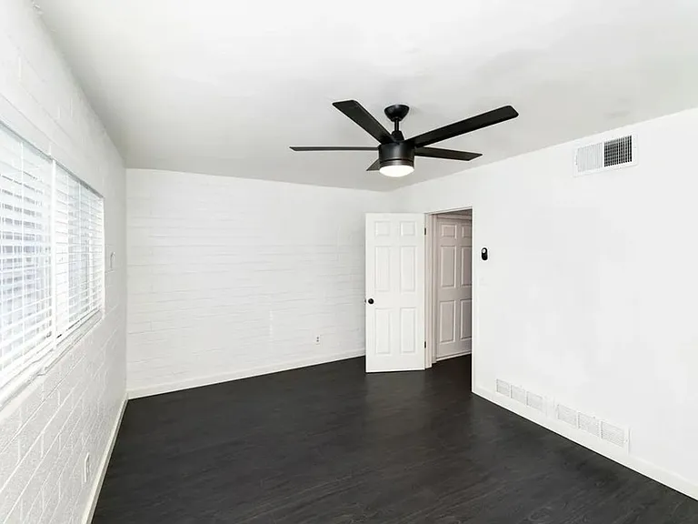 Boho On 40th Street Apartments — Photo 21