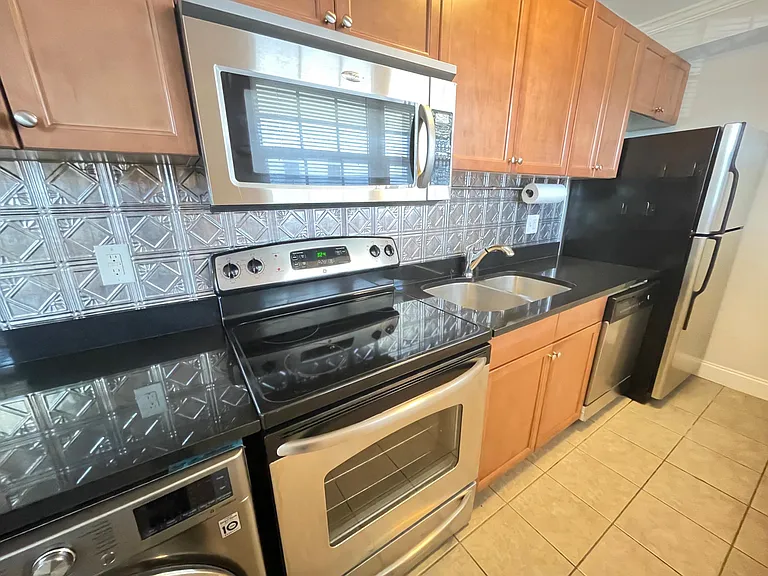 897 N Highland Ave NE #A1 — Photo 12