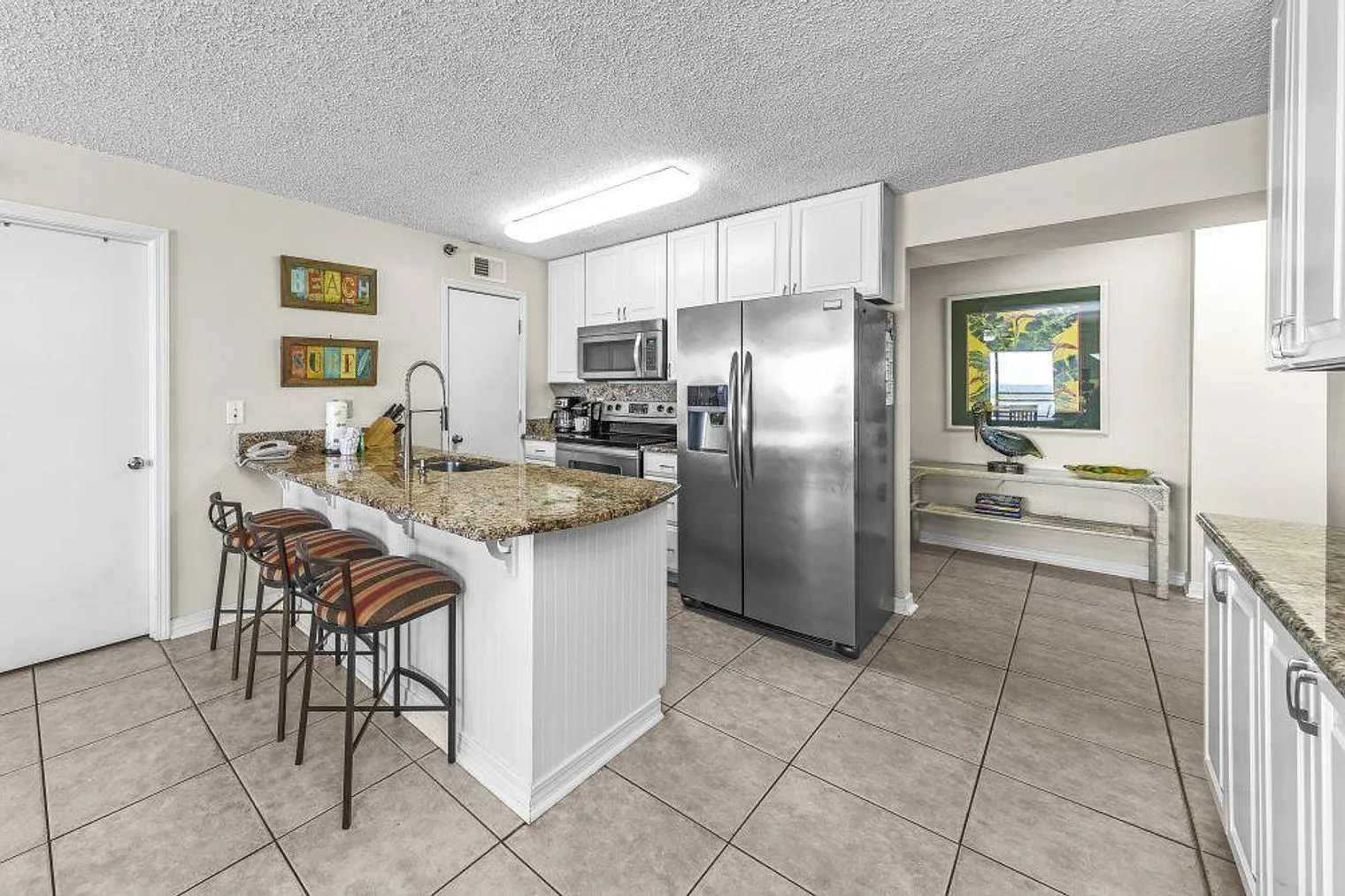 3 bed, 3.0 bath, 1119 sqft, $4,620 — Photo 3