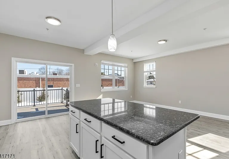156 N Auten Ave — Photo 9