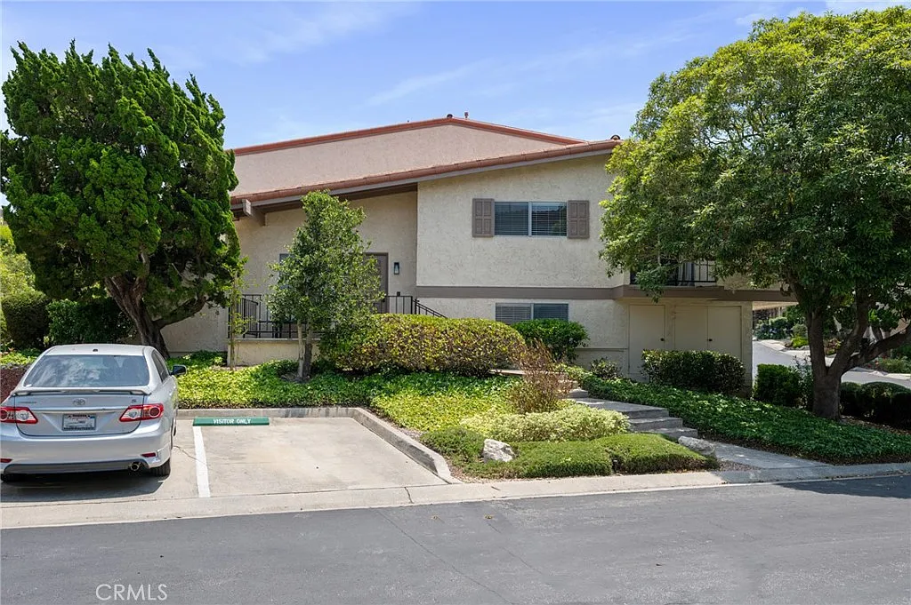 3 bed, 1745 sqft, $4,850 — Photo 2
