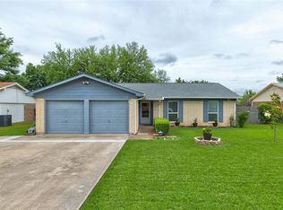 1117 Augusta Rd, Benbrook, TX 76126