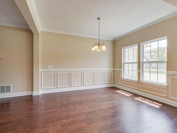 5th image of 2912 Royal Mile Dr