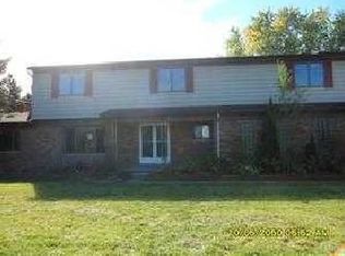 116 Castlewood Dr, Howell, MI 48855