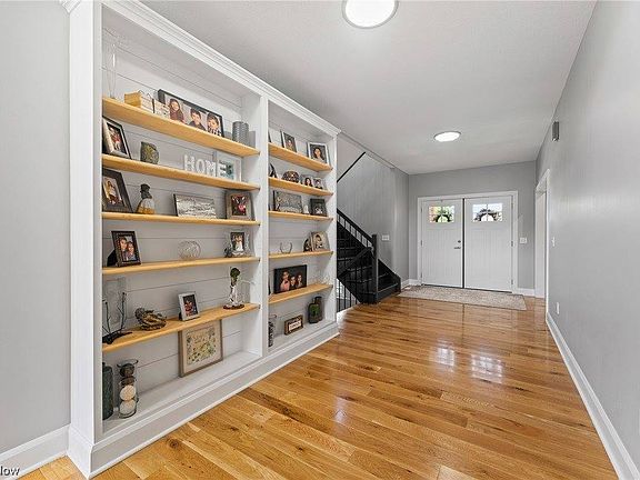 5th image of 1360 Fox Den Ct