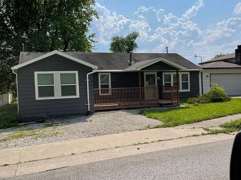 1734 Doris Ave — Photo 4