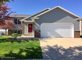 5843 Kingsbury Dr NW, Rochester, MN 55901