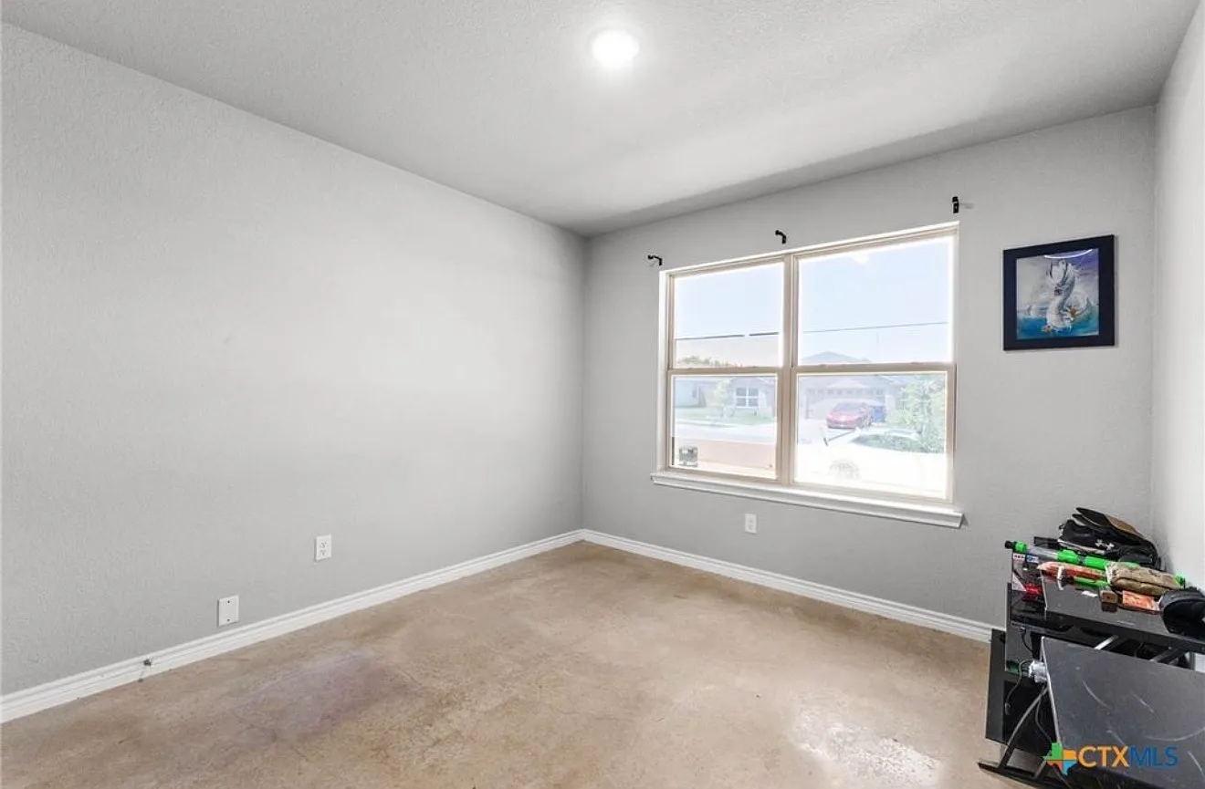 3 bed, 1566 sqft, $533 — Photo 4