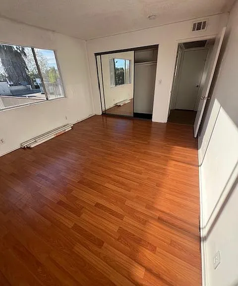 13812 Vanowen St #215 — Photo 9
