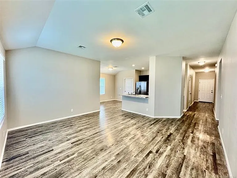 14315 N 73rd East Ave — Photo 4