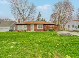 41 Creekview Dr, Rochester, NY 14624