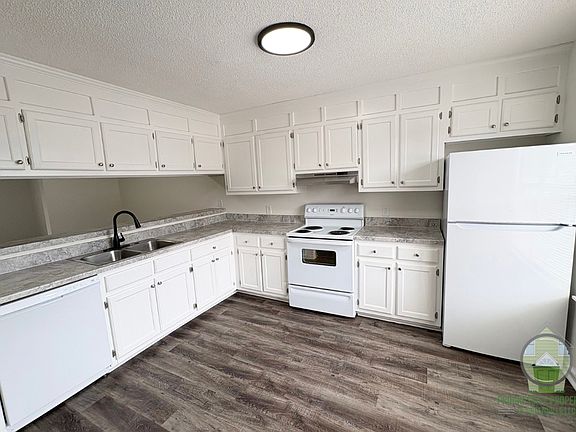2nd image of 1216 N Main St #B5